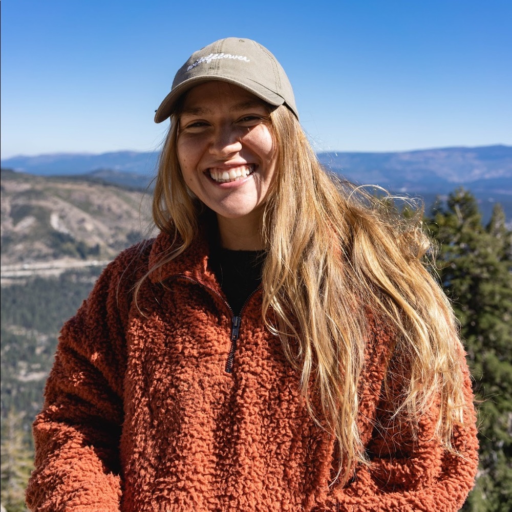 Meet your Posher, Caitlin